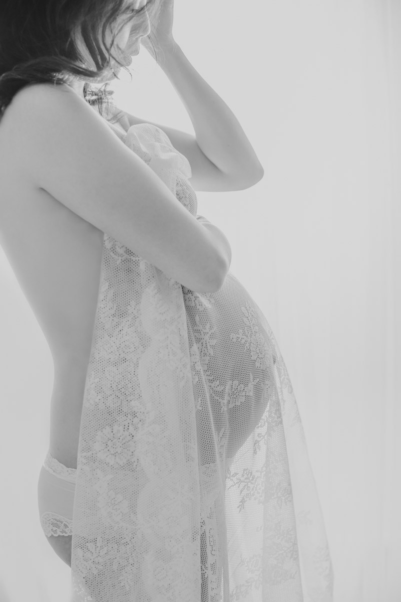 petitestory-studio-maternity-boudoir-pregnancy-photography